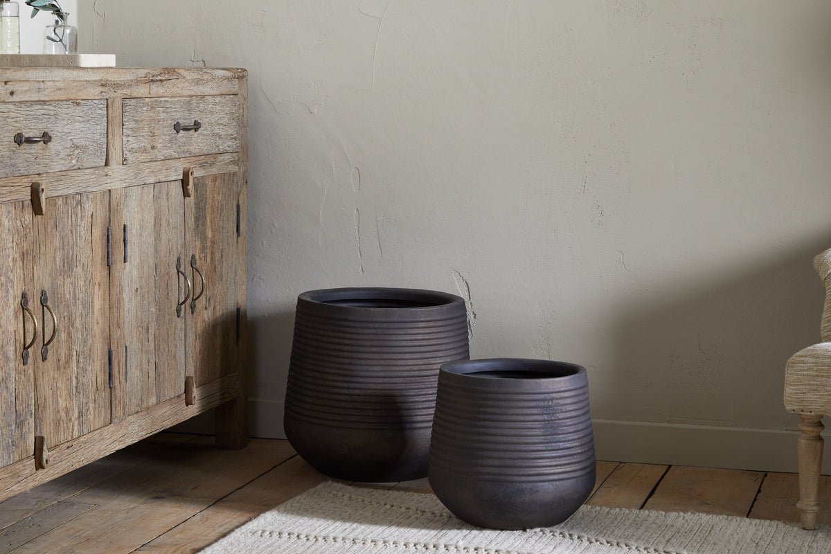 Nkuku Lmaga Metal Grooved Planter – Aged Black